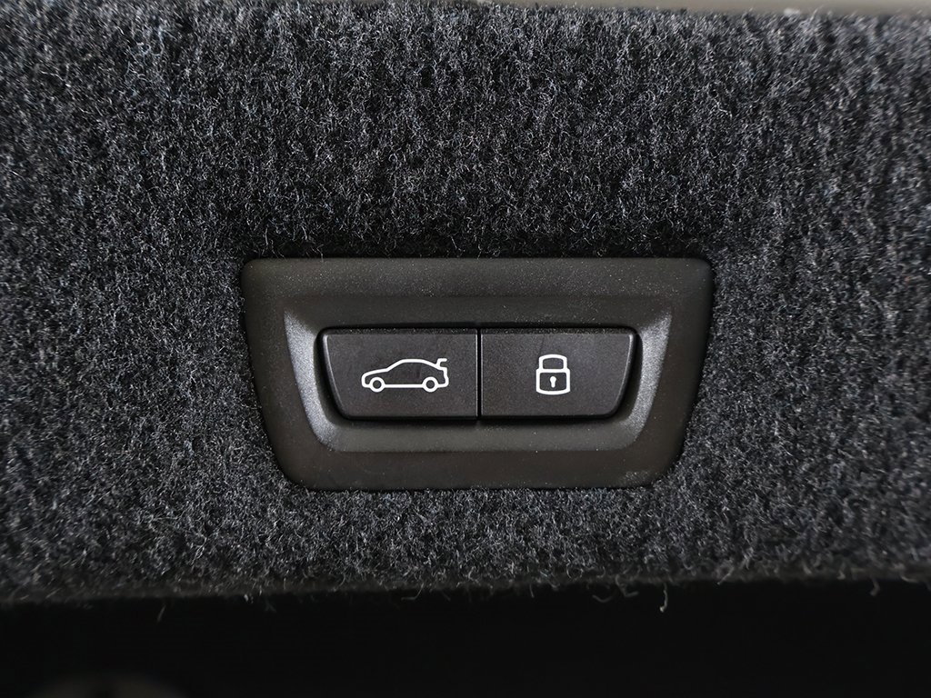 Used 2023 BMW 760i xDrive w/ Parking Assistance Package image 60