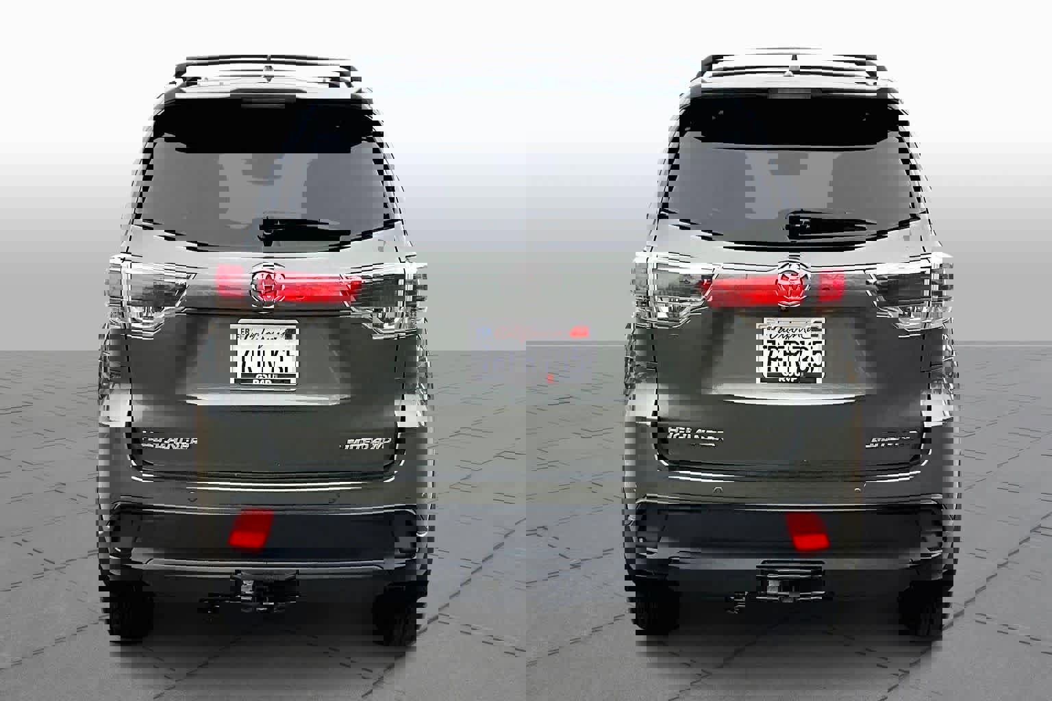 Certified 2016 Toyota Highlander Limited Platinum image 4