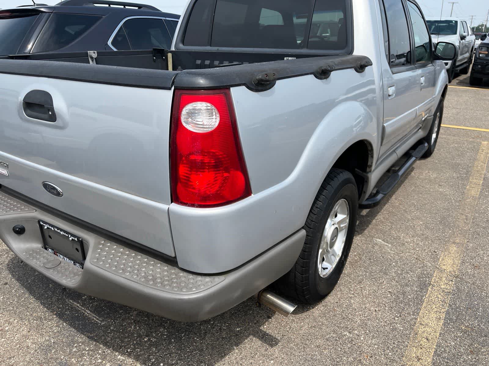 Used 2001 Ford Explorer Sport Trac 4x4 image 16