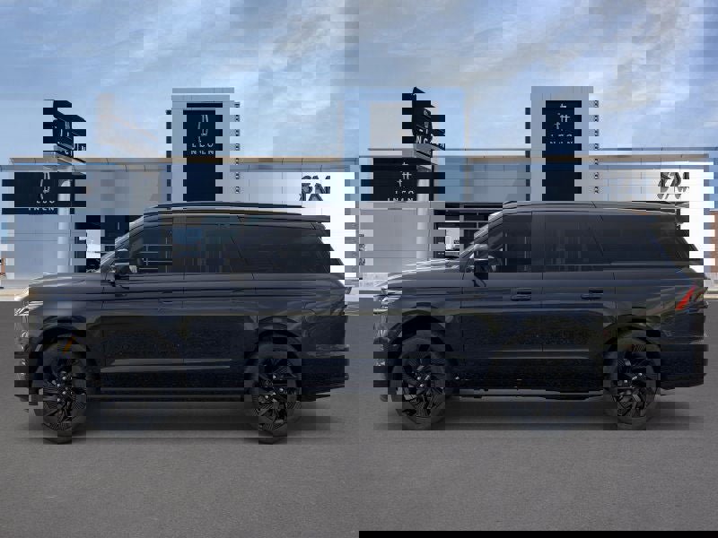 New 2025 Lincoln Navigator L Reserve image 3