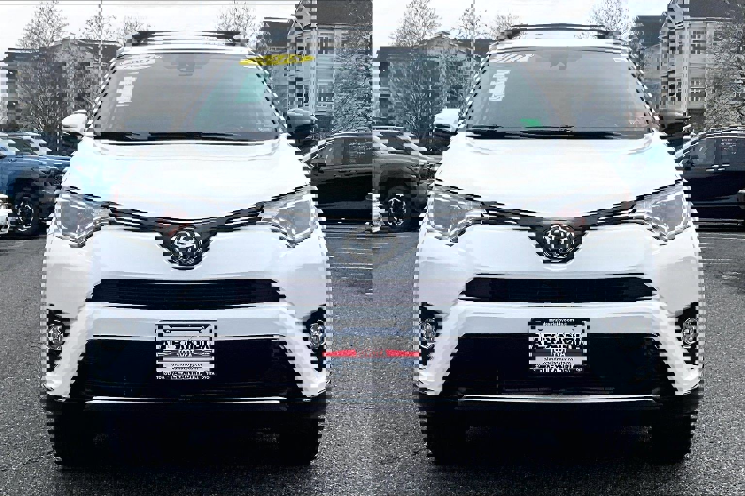 Used 2018 Toyota RAV4 XLE image 3