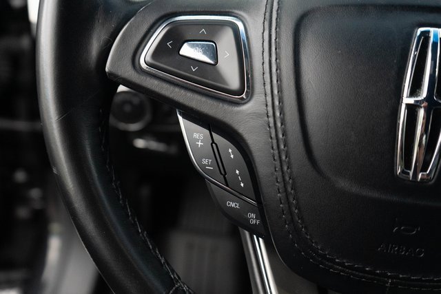 Used 2020 Lincoln MKZ image 23