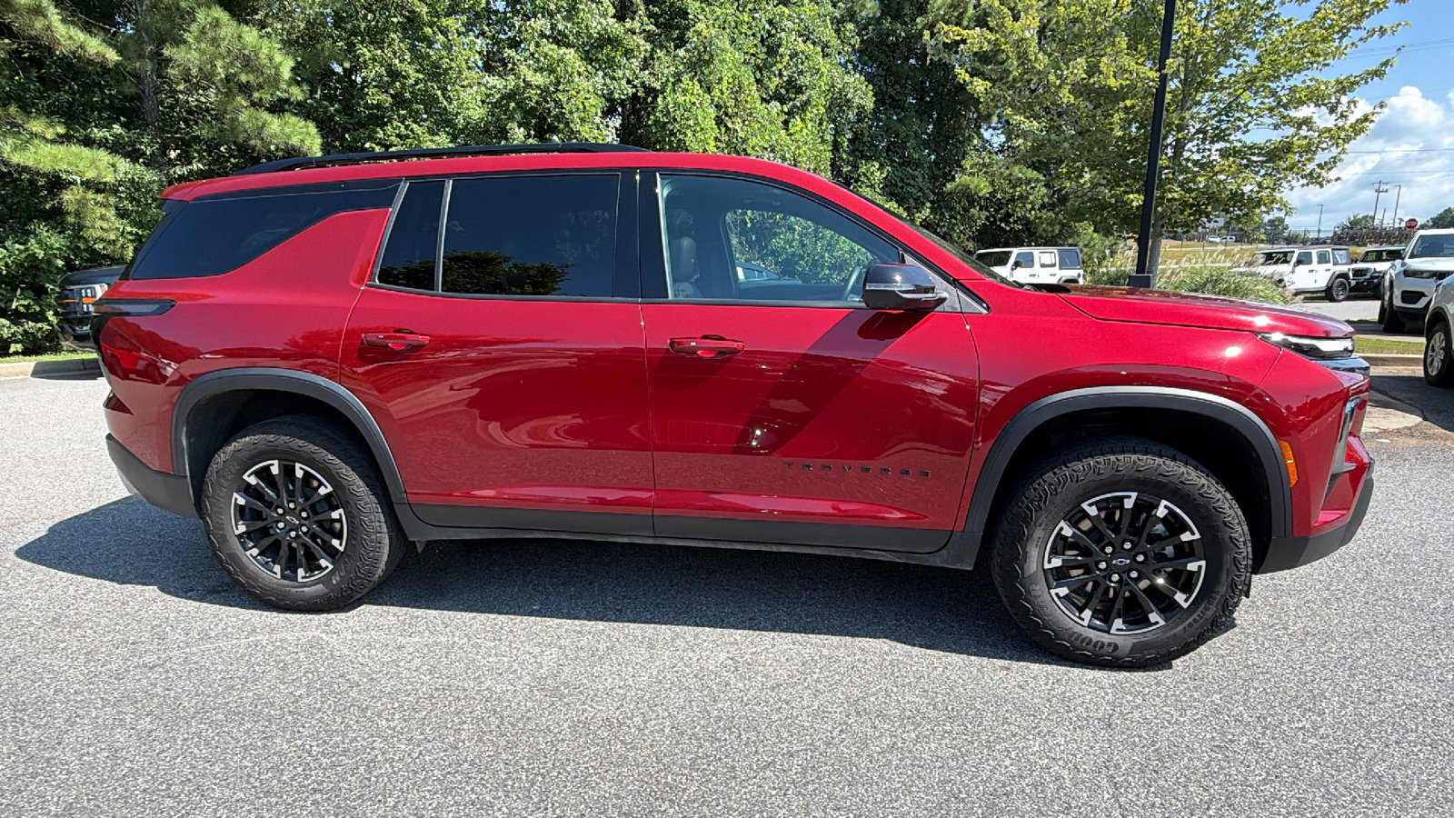 Used 2025 Chevrolet Traverse Z71 w/ Driver Confidence Package AWD/4WD image 7