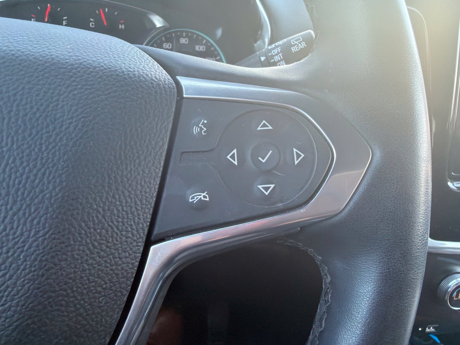 Used 2024 Chevrolet Traverse RS FWD image 10