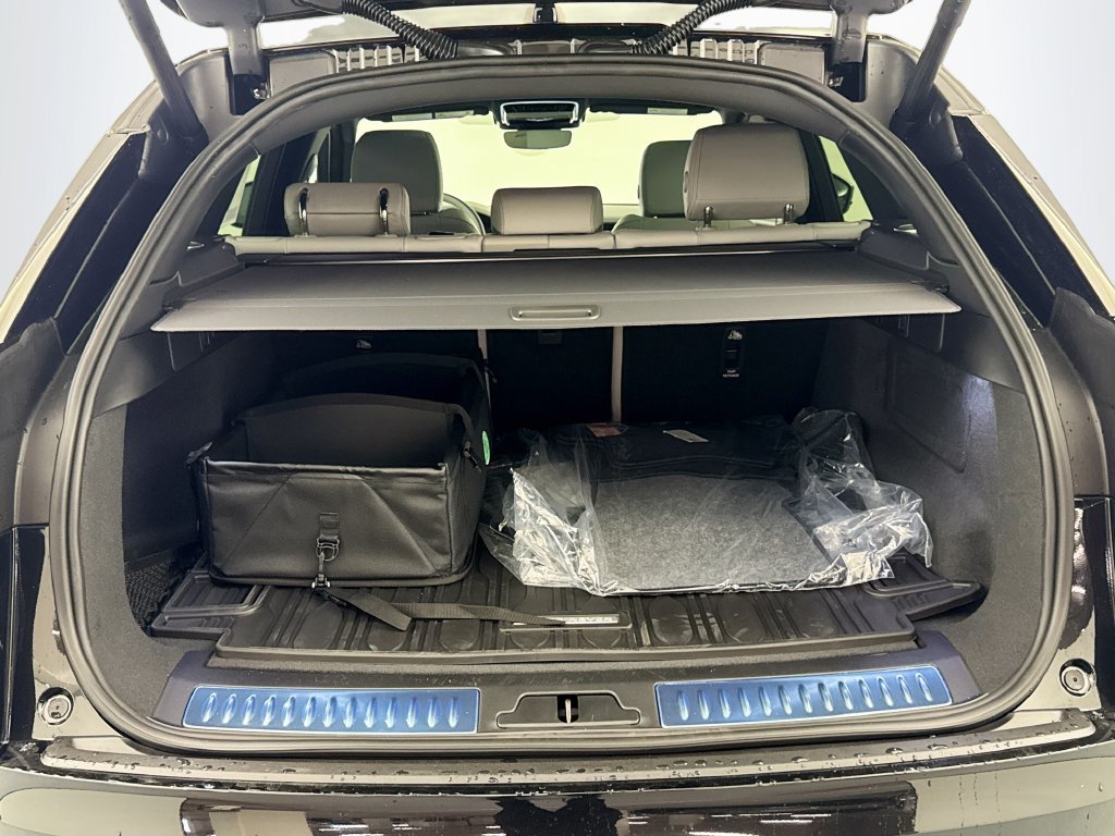 New 2026 Land Rover Range Rover Velar Belgravia AWD/4WD image 27