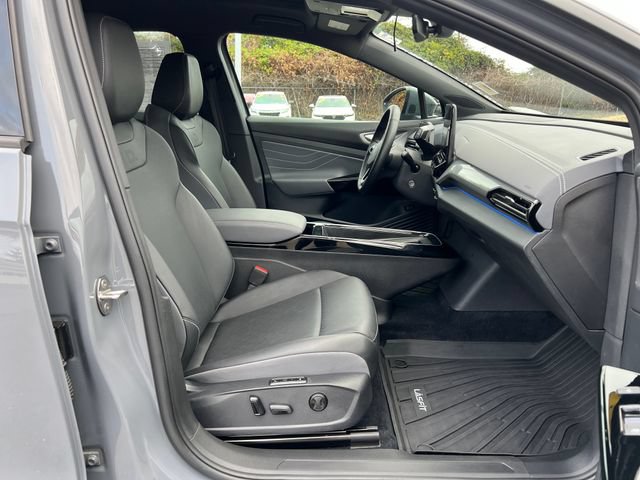 Used 2023 Volkswagen ID.4 Pro RWD image 9
