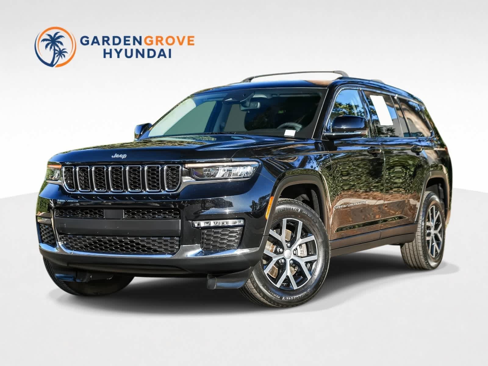 Used 2023 Jeep Grand Cherokee L Limited RWD image 1
