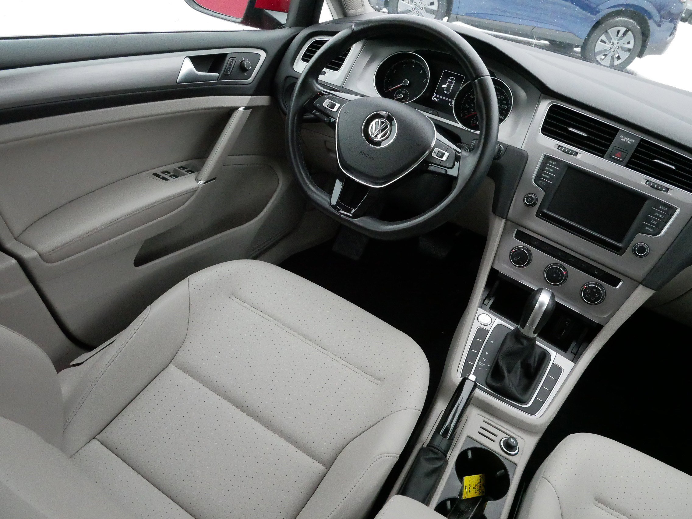 Used 2017 Volkswagen Golf Wolfsburg Edition image 9