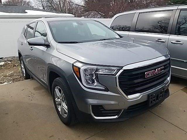 Certified 2024 GMC Terrain SLE image 3
