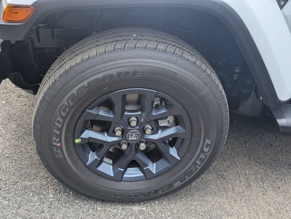New 2026 Jeep Gladiator Sport AWD/4WD image 9