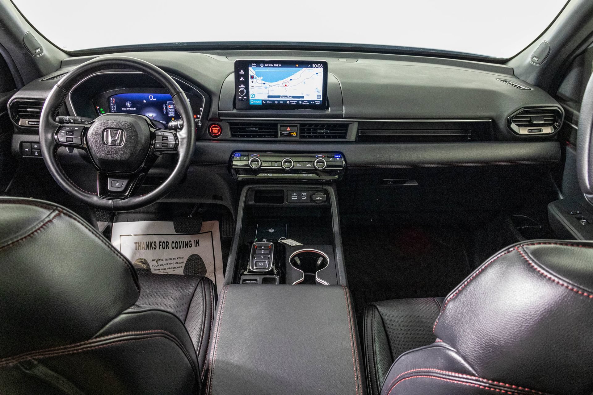 Used 2025 Honda Pilot Black Edition image 29