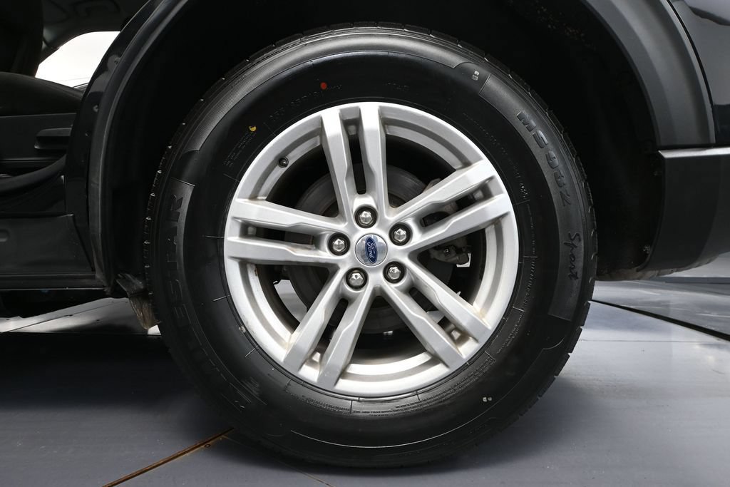 Used 2023 Ford Explorer XLT AWD/4WD image 13
