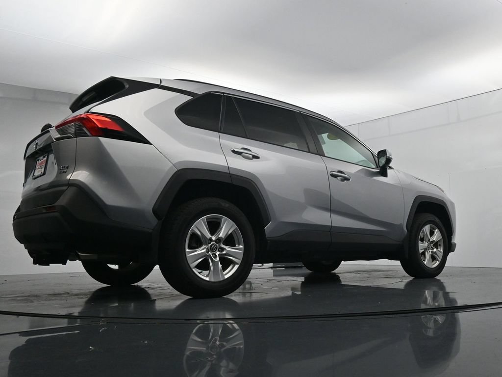 Used 2021 Toyota RAV4 XLE AWD/4WD image 41