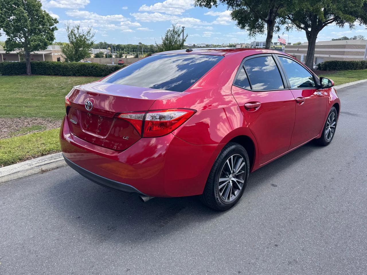 Used 2017 Toyota Corolla LE FWD image 35