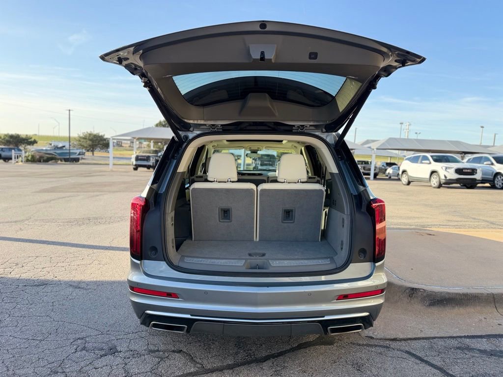 Used 2024 Cadillac XT6 Premium Luxury image 6