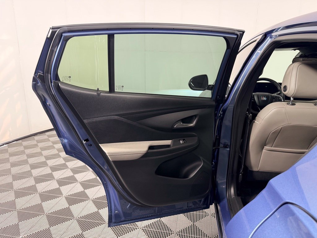 Used 2025 Buick Envista Avenir FWD image 36
