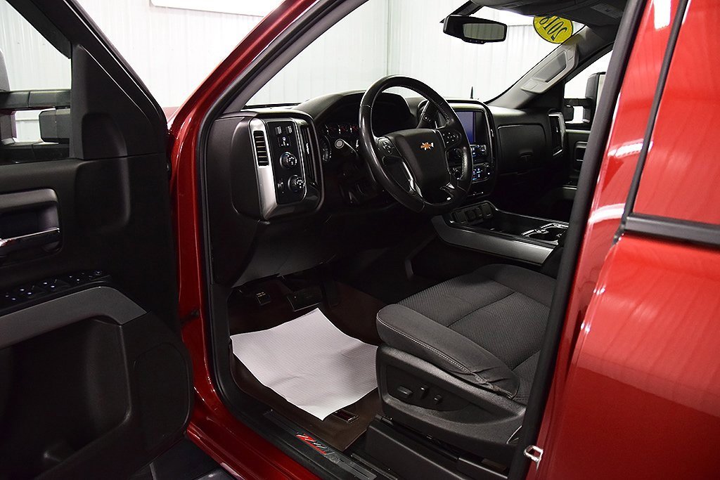 Used 2018 Chevrolet Silverado 1500 LT w/ All Star Edition image 12