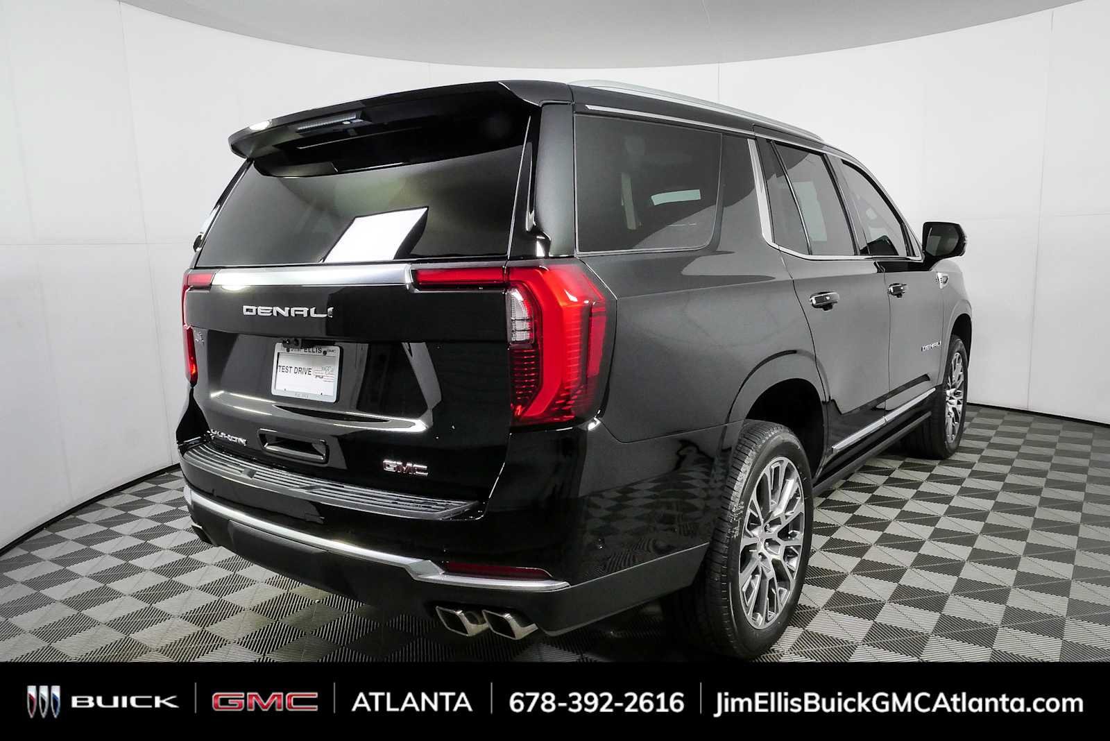 New 2026 GMC Yukon Denali w/ Denali Reserve Package AWD/4WD image 3