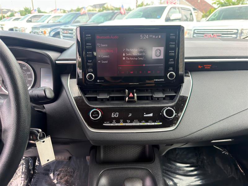 Used 2022 Toyota Corolla LE FWD image 16