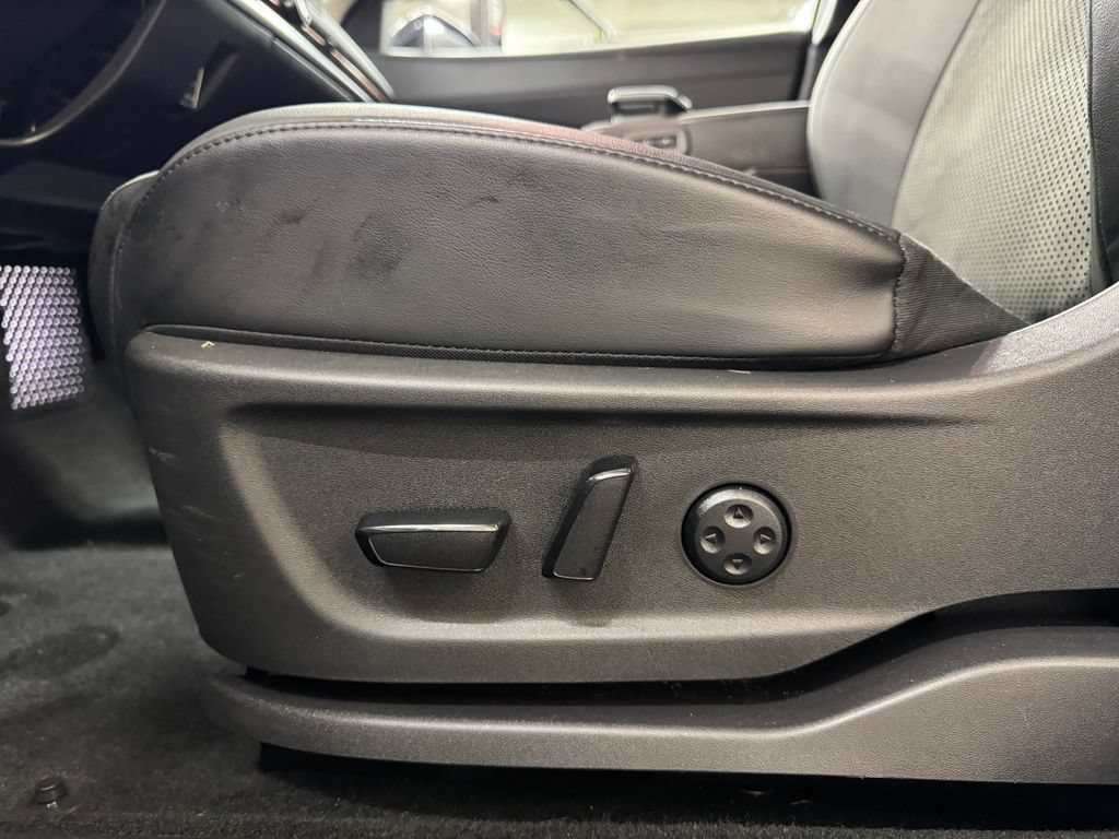 Used 2023 Nissan Ariya FWD image 14
