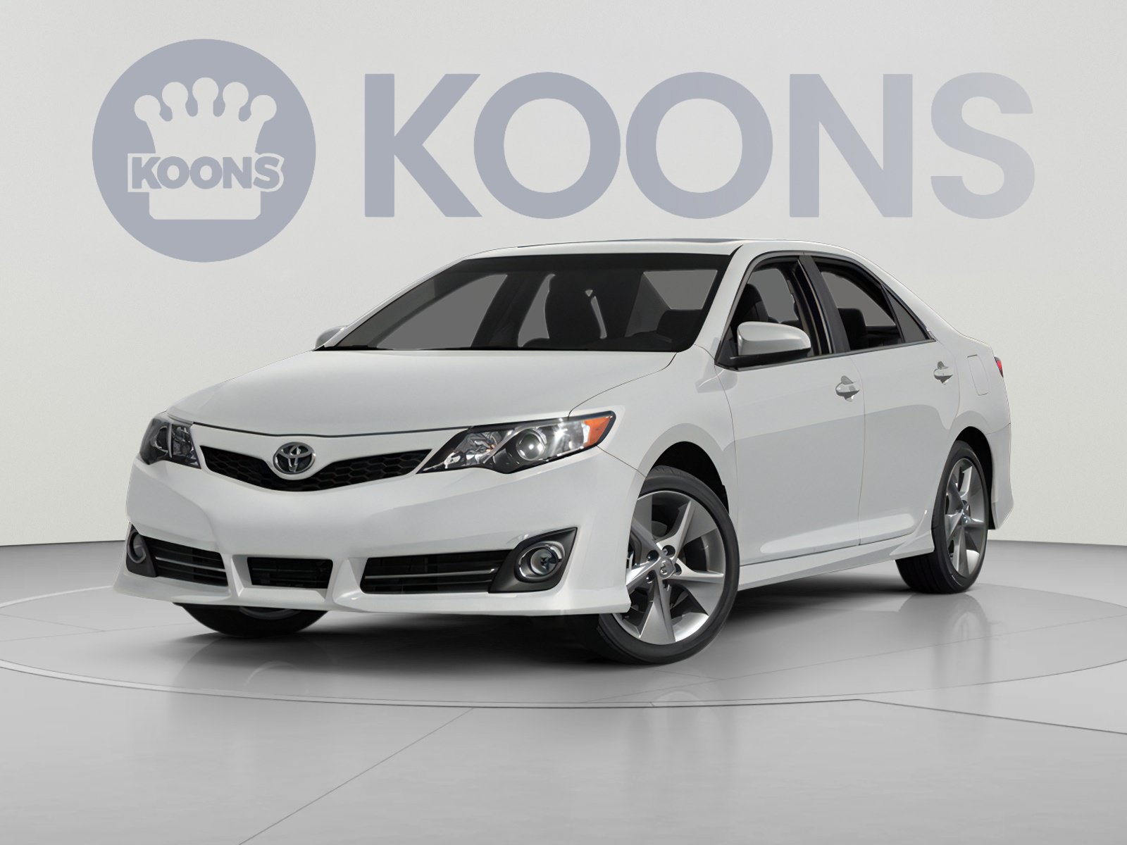 Used 2014 Toyota Camry SE FWD image 1