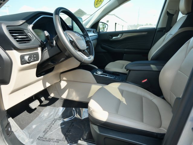 Used 2022 Ford Escape Titanium image 13