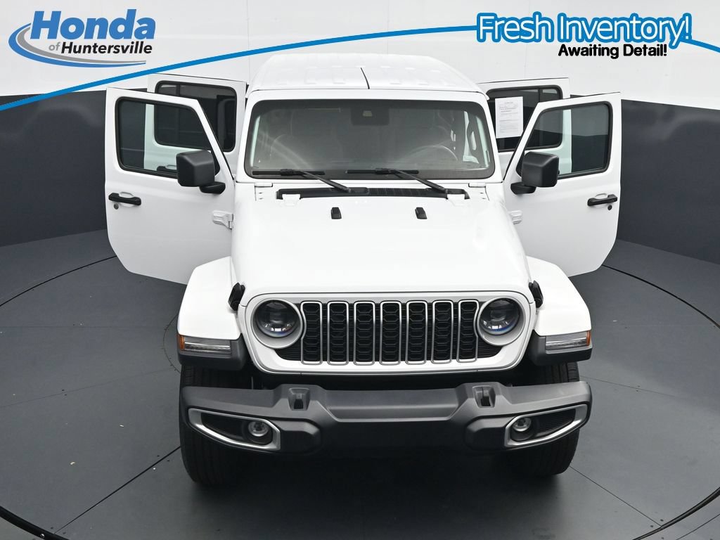 Used 2025 Jeep Wrangler Unlimited Sahara AWD/4WD image 37