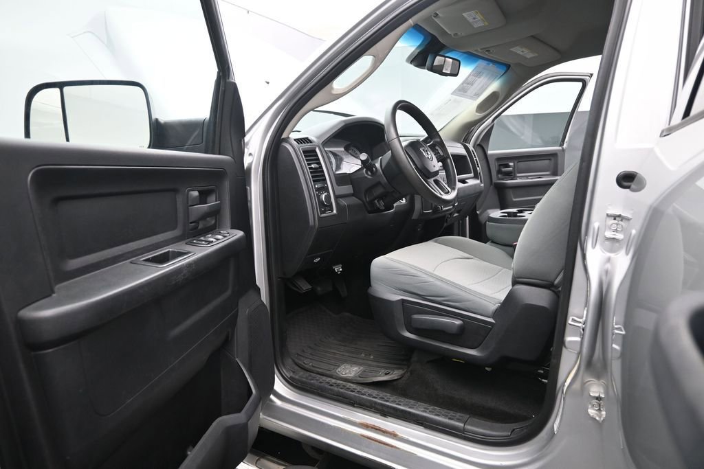 Used 2013 RAM 2500 Tradesman w/ Chrome Appearance Group AWD/4WD image 9