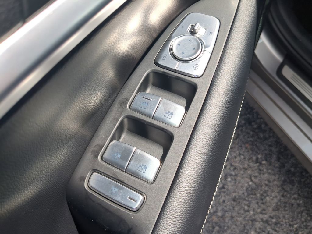 Used 2026 Genesis G70 2.5T RWD image 17