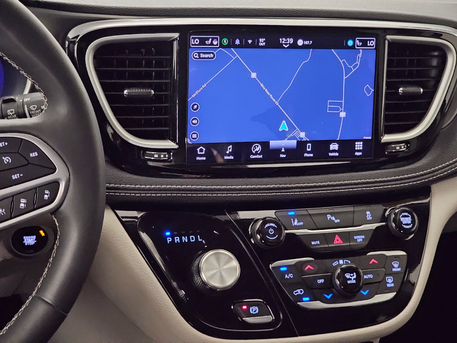 Used 2024 Chrysler Pacifica Limited FWD image 10