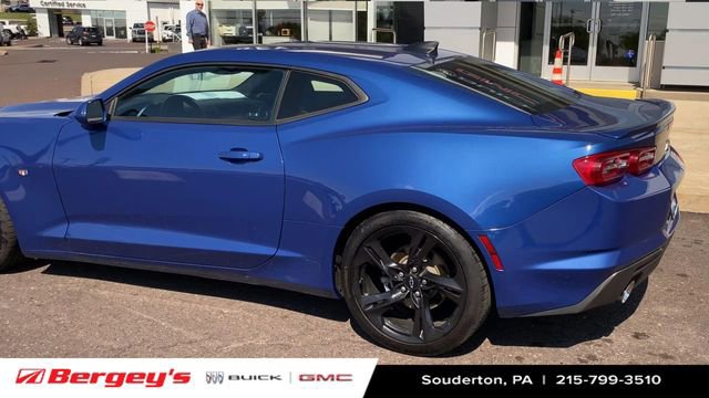 Used 2021 Chevrolet Camaro LT RWD image 7