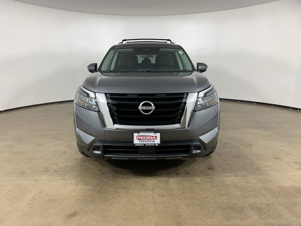 Used 2023 Nissan Pathfinder SV image 3