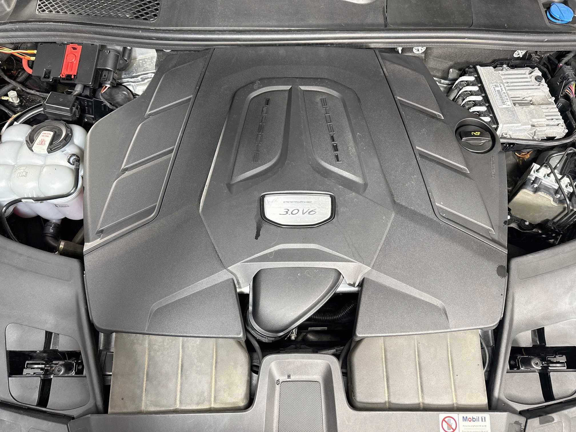 Used 2023 Porsche Cayenne AWD/4WD image 39