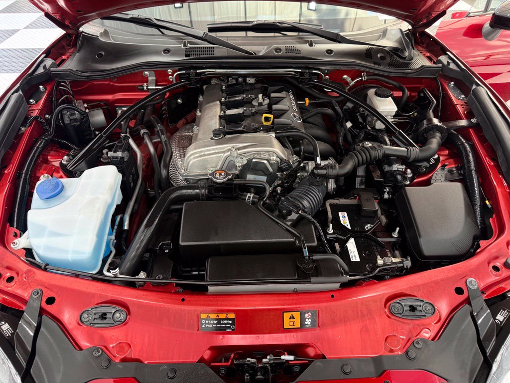 Used 2022 MAZDA MX-5 Miata Club RWD image 9