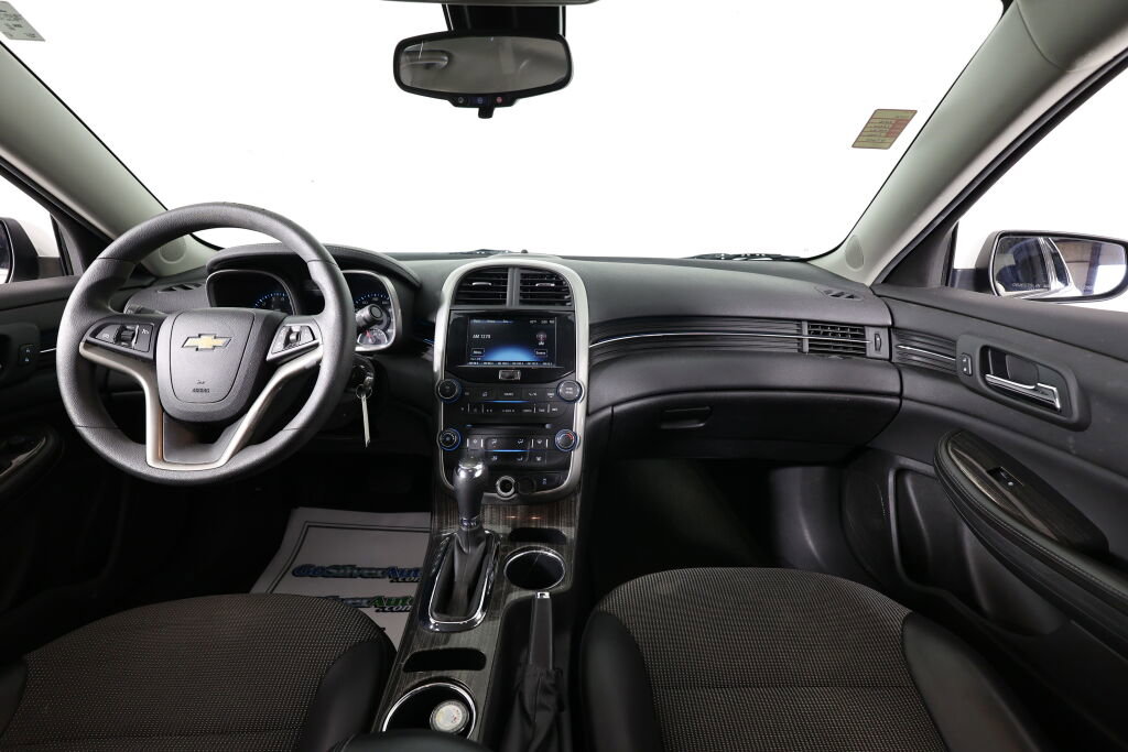 Used 2016 Chevrolet Malibu LT image 29