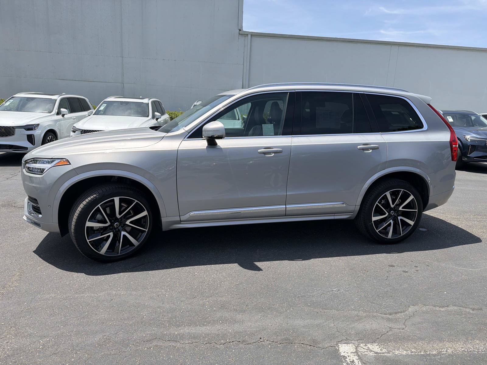 Certified 2024 Volvo XC90 B6 Plus AWD/4WD image 8