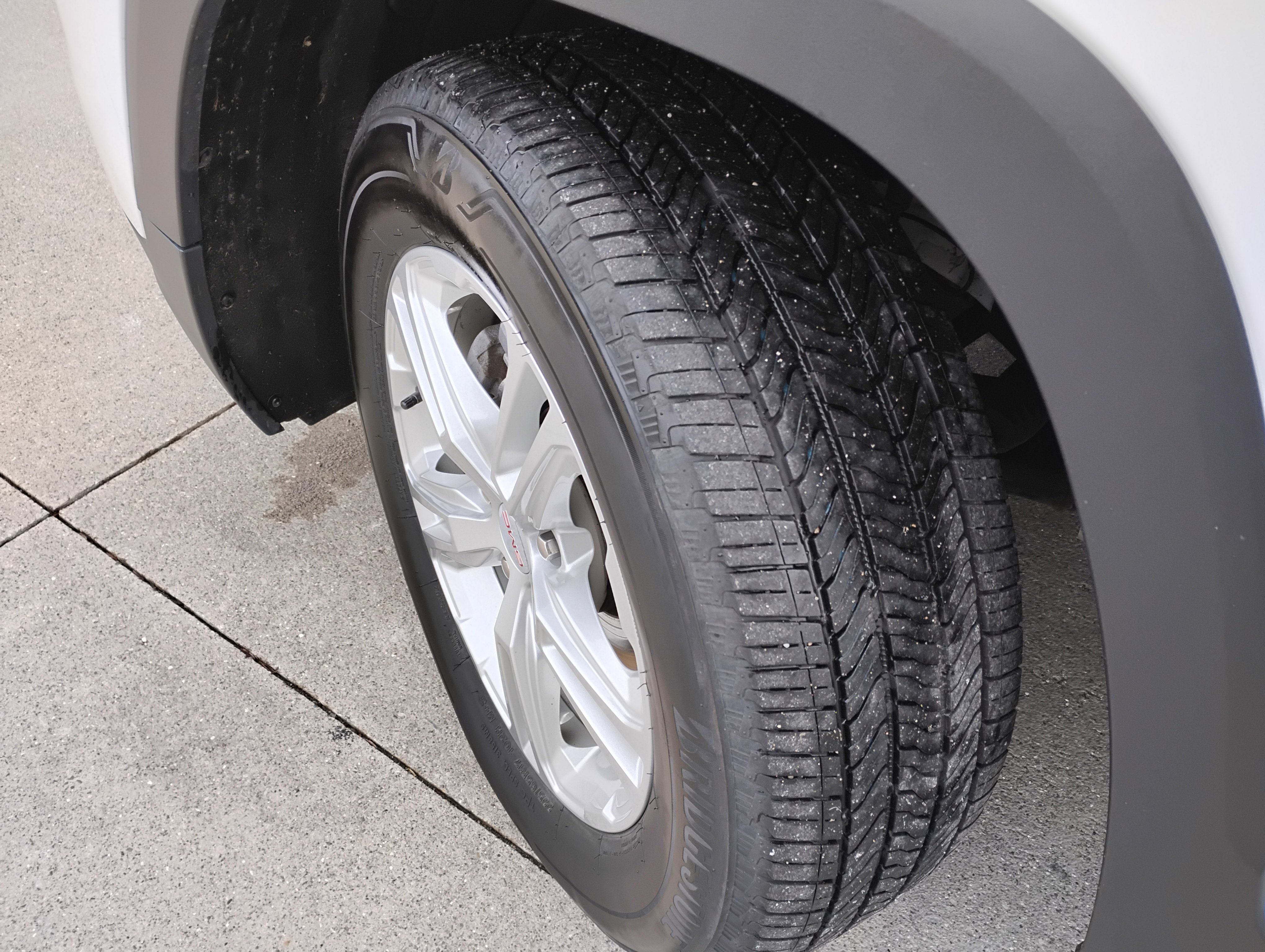 Used 2023 GMC Terrain SLE image 25