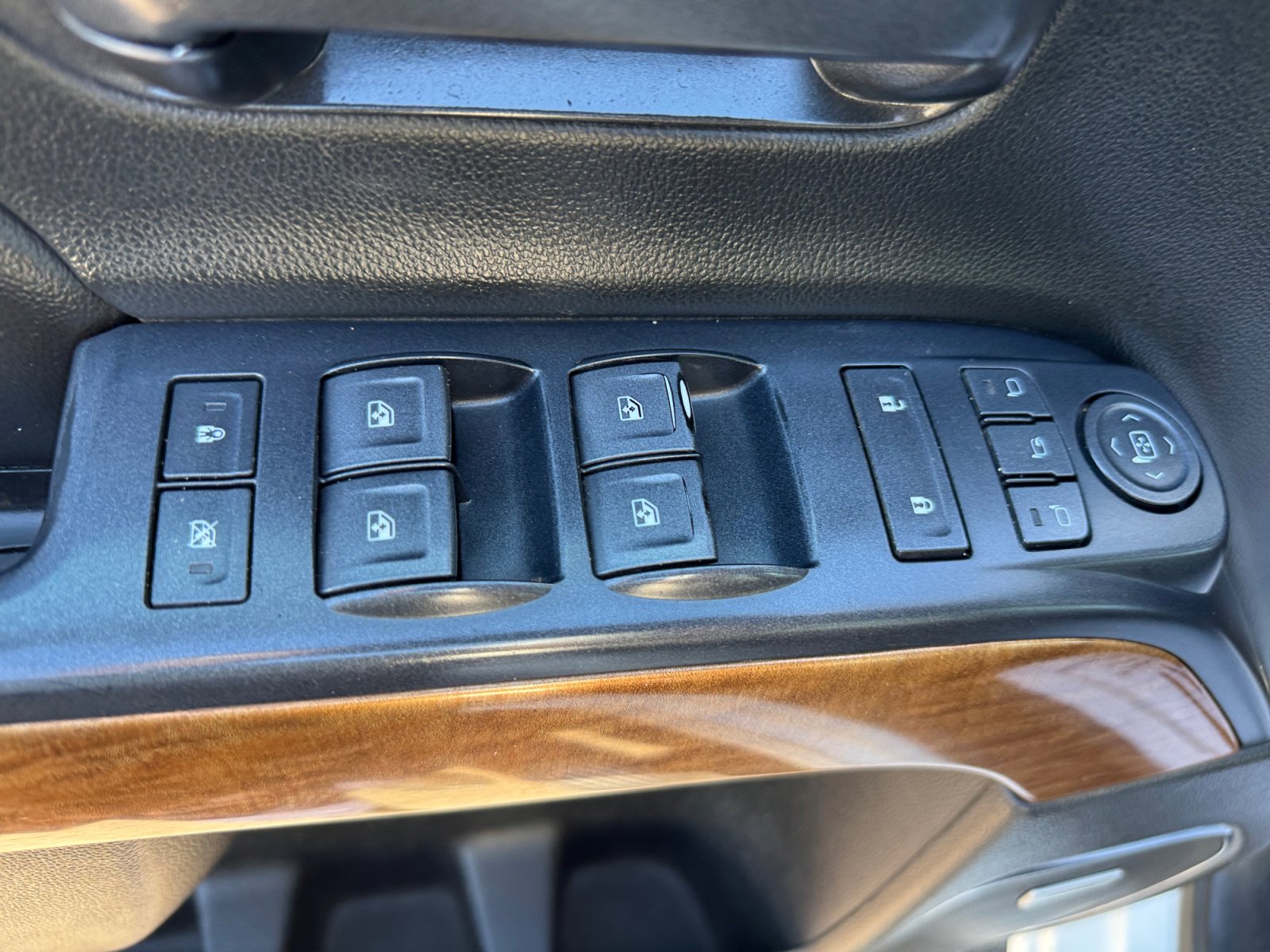 Used 2018 Chevrolet Silverado 3500 LTZ image 13