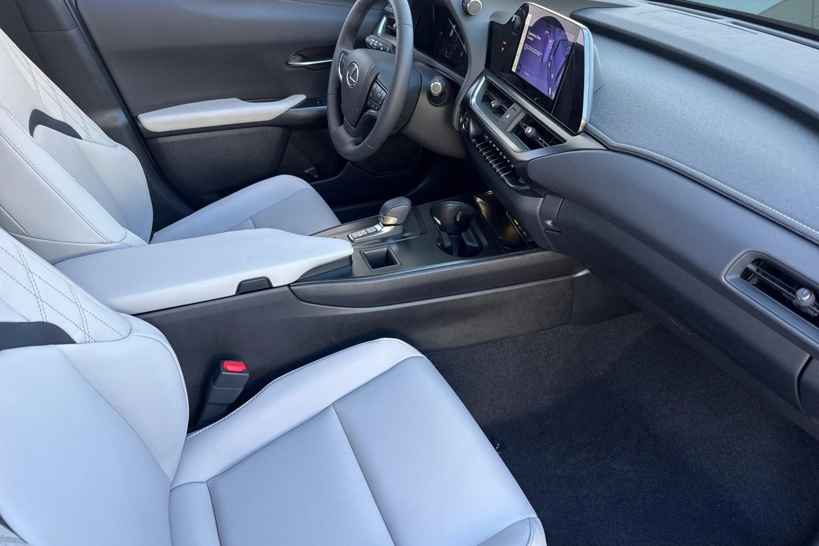New 2026 Lexus UX 300h FWD image 27