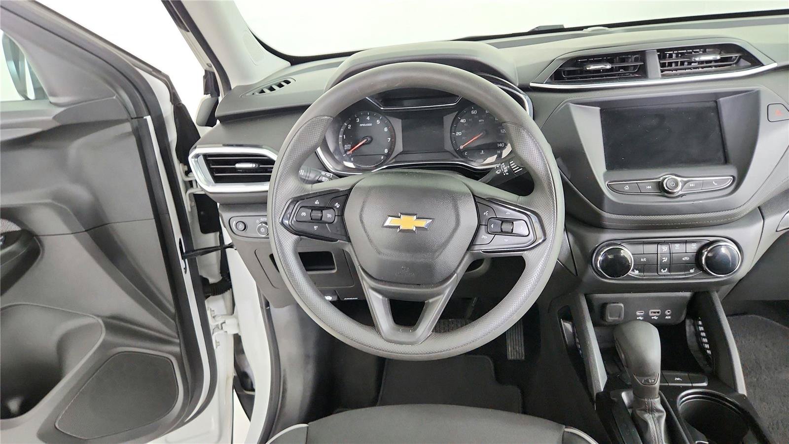 Used 2023 Chevrolet TrailBlazer LT FWD image 19