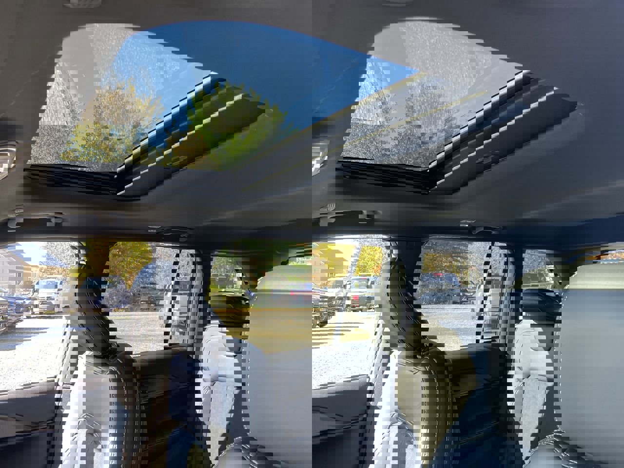 New 2025 Jeep Grand Cherokee Altitude image 21