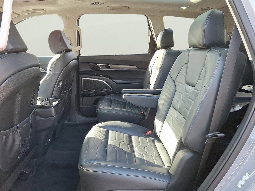 Used 2022 Kia Telluride SX w/ SX Prestige Package image 11