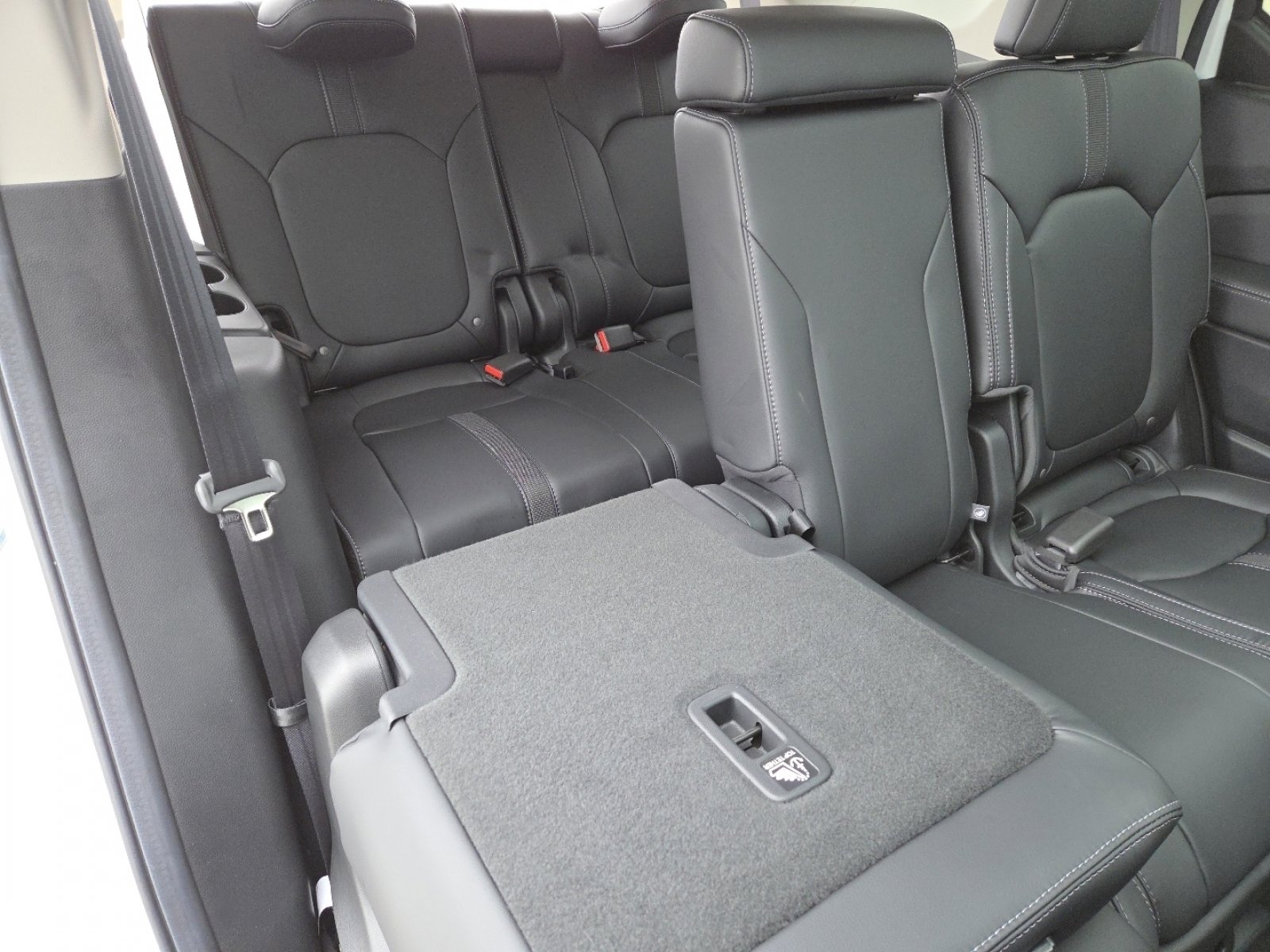 Used 2025 Honda Pilot Touring image 25