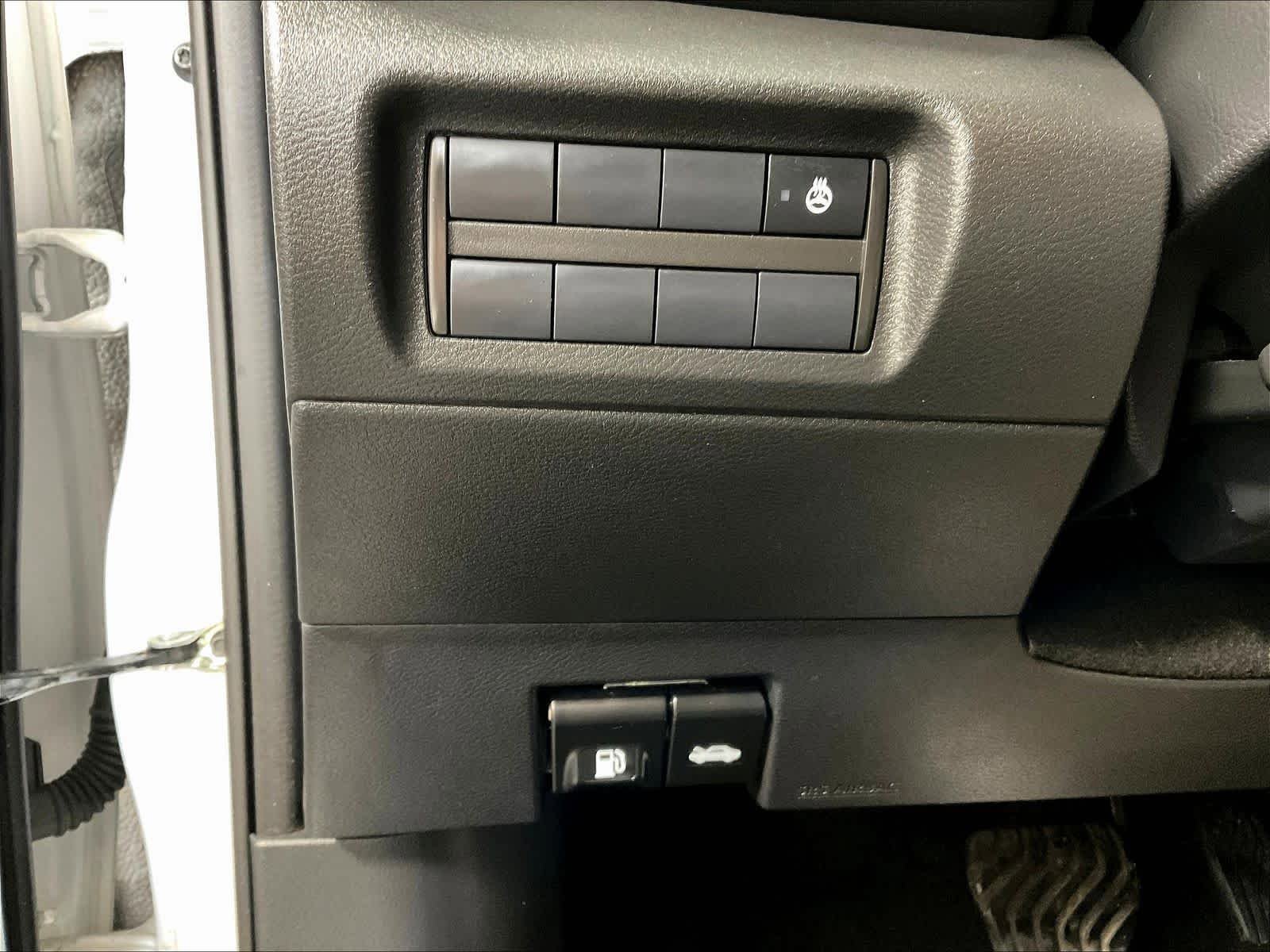 Certified 2023 Nissan Kicks SR w/ SR Premium Package FWD image 25