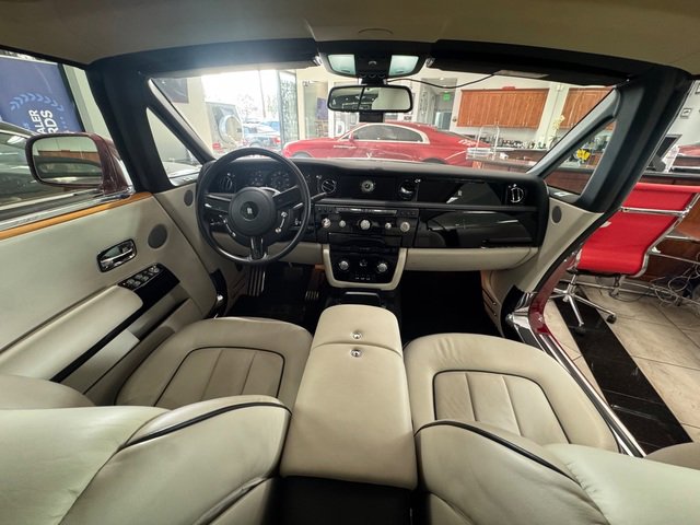 Used 2014 Rolls-Royce Phantom Drophead Coupe image 5