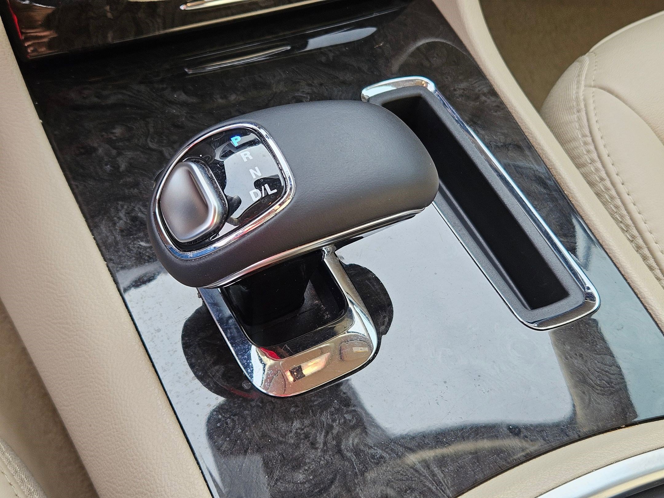 Used 2013 Chrysler 300 w/ Driver Convenience Group image 25