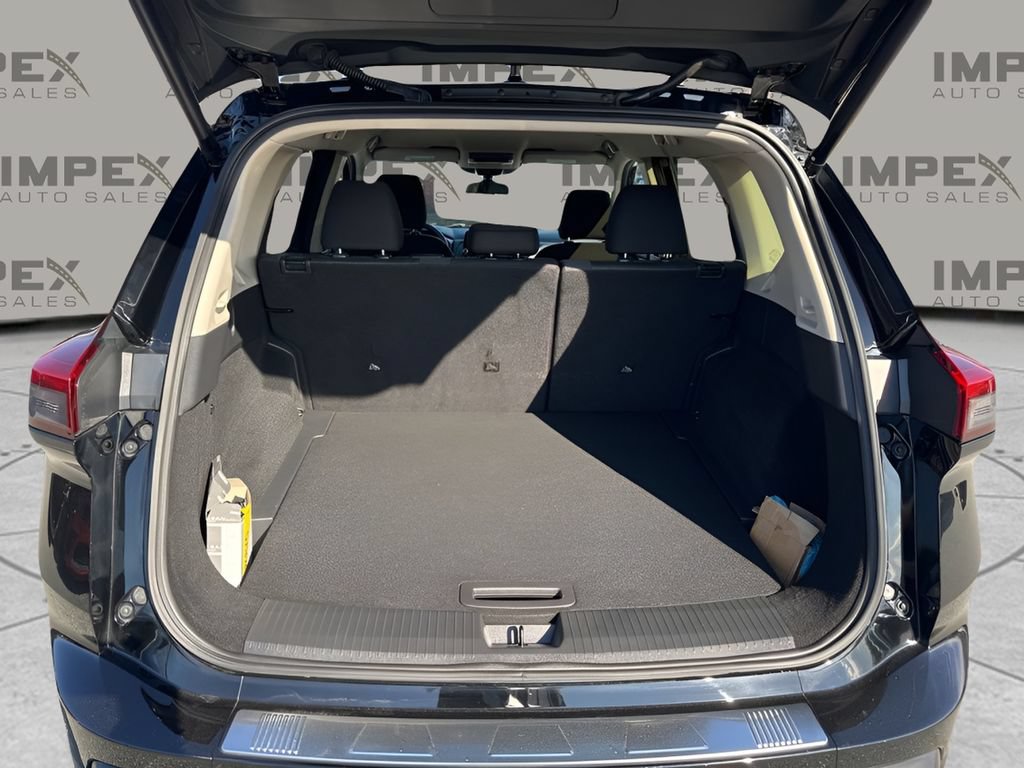 Used 2024 Nissan Rogue SV AWD/4WD image 25