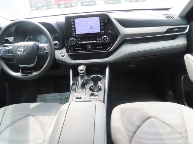 Used 2021 Toyota Highlander L FWD image 24