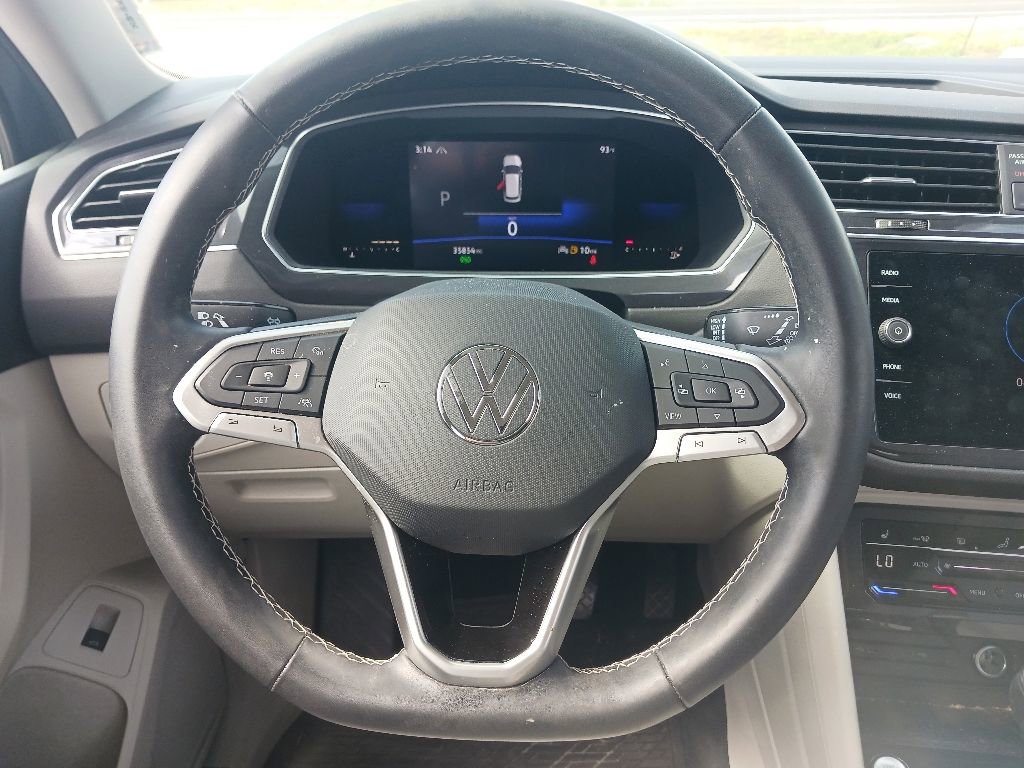 Used 2022 Volkswagen Tiguan SE AWD/4WD image 22