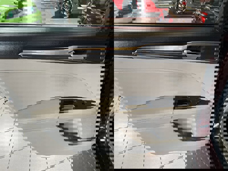 Used 2018 Ford Fusion SE w/ Fusion SE Technology Package image 23